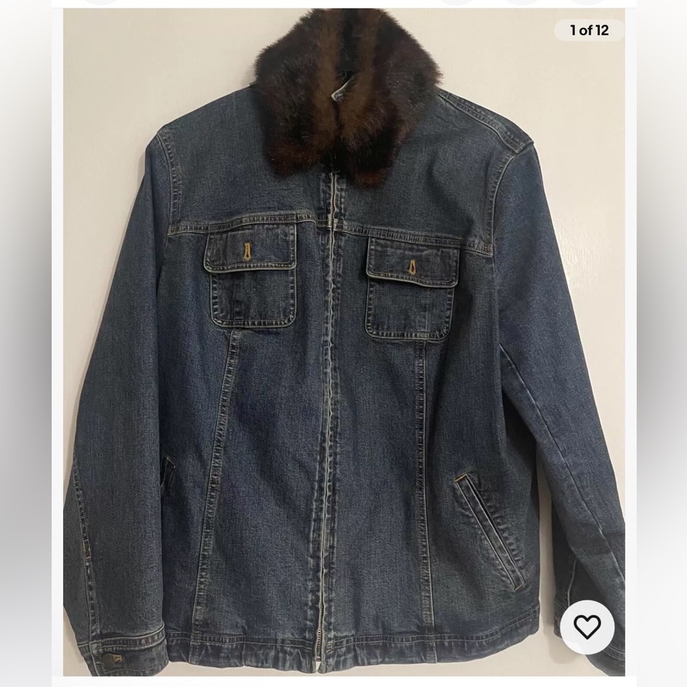 VINTAGE Jones New York Signature Denim Jacket with a Faux Fur Collar in Size 2X